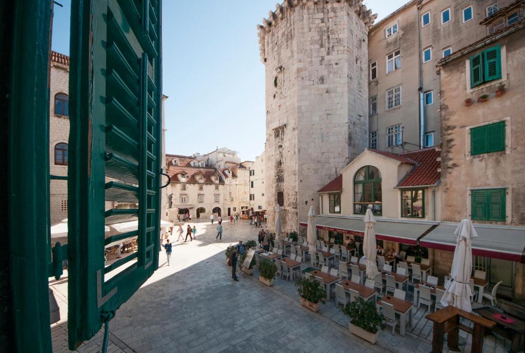 Tower Square Apartments Split Habitación foto